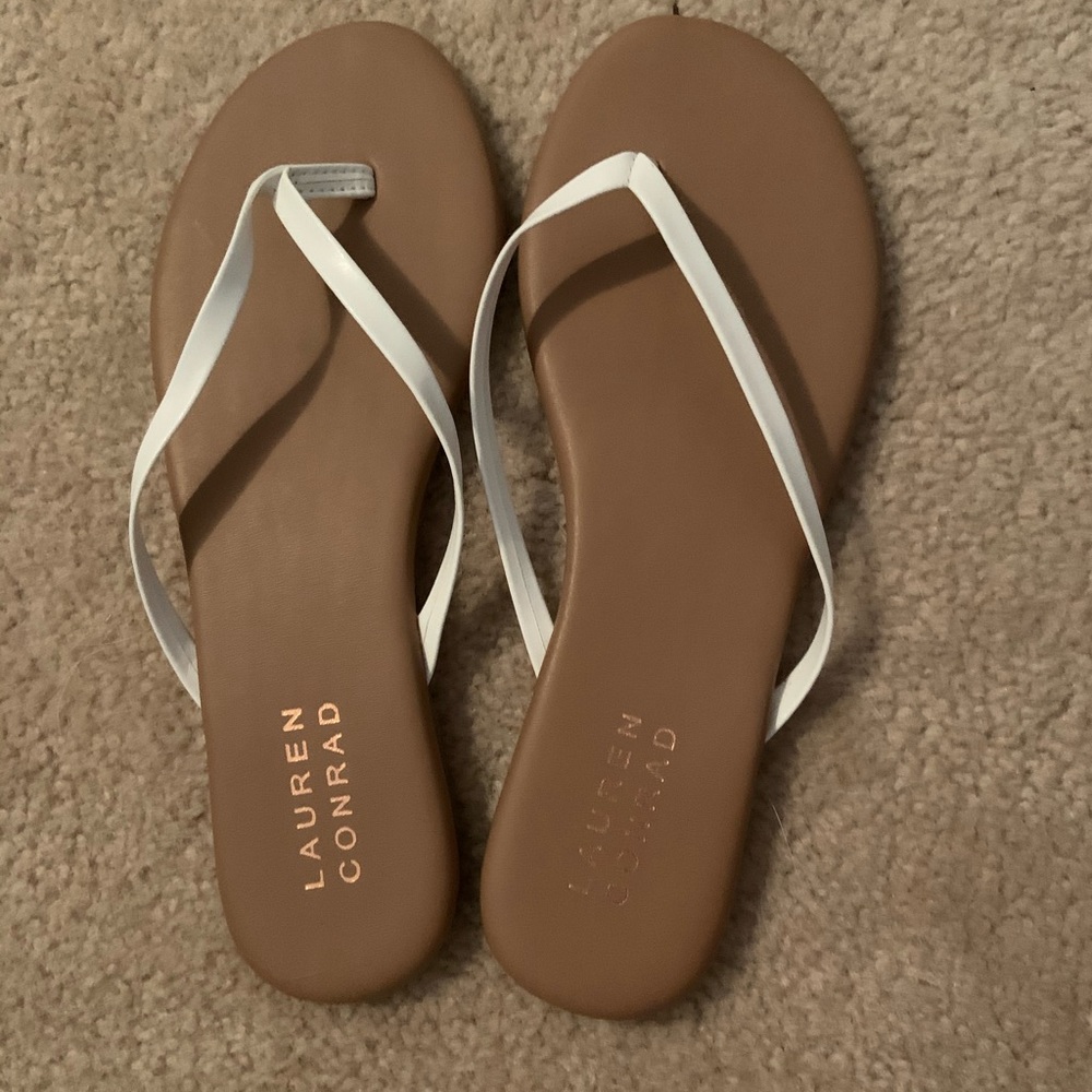 Tan and white Lauren Conrad flip flops